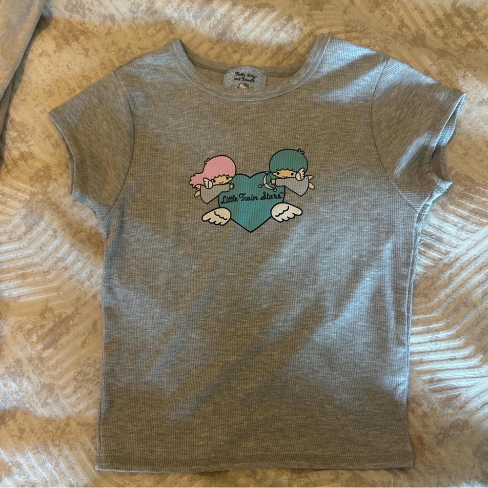 Forever 21 Heather Gray Tee with Heart and Characters
